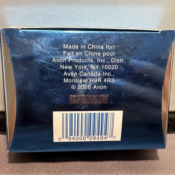 Avon - Floral Rhinestone Necklace and Earrings - Picture 12 of 12